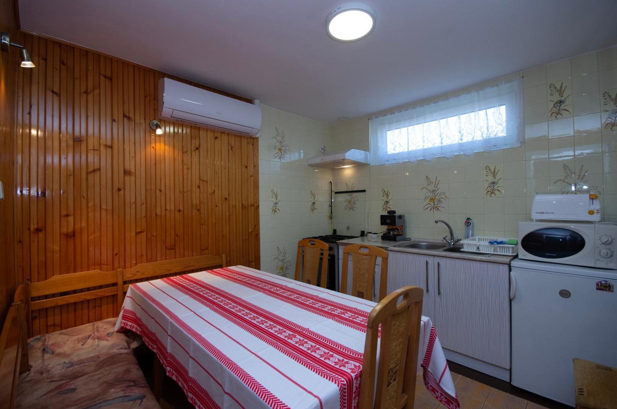 Amalia Apartman Дьюла Экстерьер фото